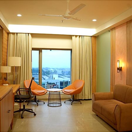 The Sky Imperial Hotel Kailash Jāmnagar Exterior foto
